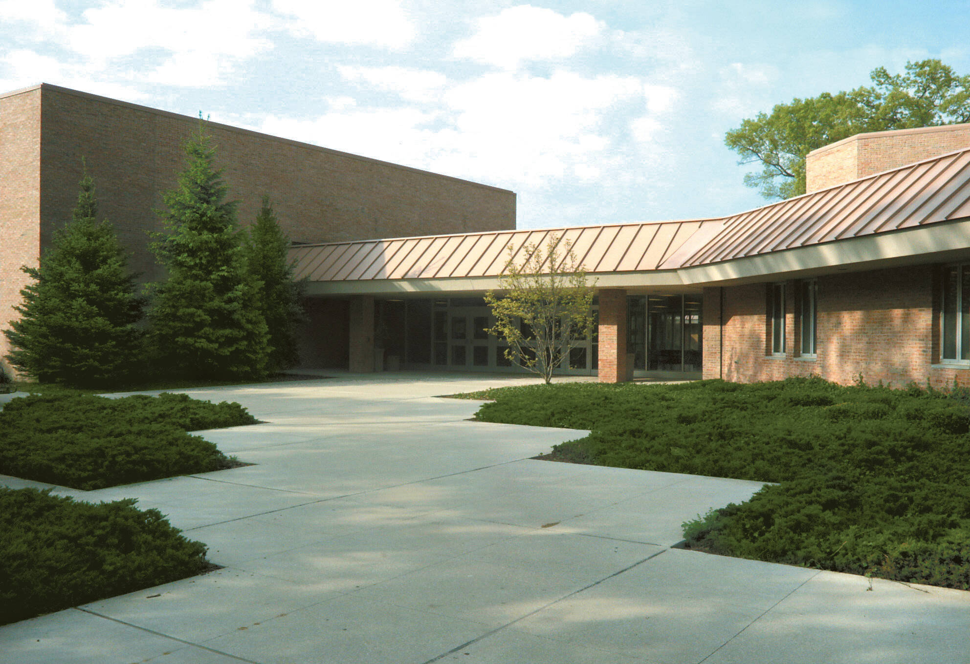 Muskegon Community College, Stevenson Center for Higher Education. GVSU office within building